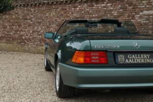 Image 29/50 of Mercedes-Benz 300 SL-24 (1992)