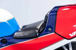 Bild 35/50 von Honda VFR 750R RC 30 (1988)