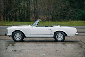 Image 14/36 of Mercedes-Benz 230 SL (1965)