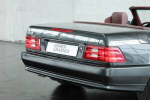 Image 32/37 of Mercedes-Benz SL 500 (1995)