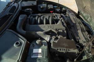 Image 45/46 of Jaguar XK8 4.0 (1998)