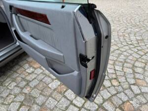 Image 80/100 of Mercedes-Benz 300 CE (1992)