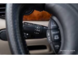 Image 26/31 of Jaguar XJR 4.0 (1999)