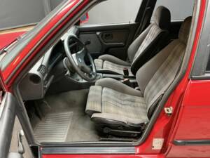 Afbeelding 7/26 van BMW 320i (1985)