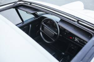 Bild 15/27 von Porsche 911 Carrera 3.2 (1989)