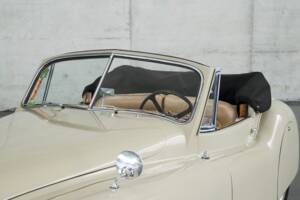 Image 5/50 de Jaguar XK 120 DHC (1953)