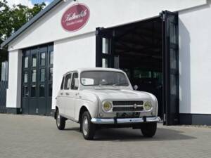 Image 1/49 of Renault R 4 (1968)
