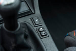 Image 22/37 of BMW M3 Sport Evo (1990)