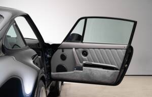 Bild 13/27 von Porsche 911 Turbo 3.6 (WLS) (1993)