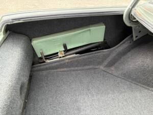 Bild 38/41 von BMW 520i (1982)