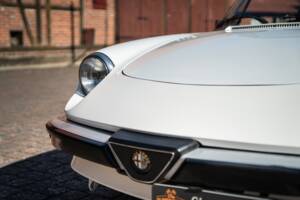 Image 6/40 of Alfa Romeo 2.0 Spider (1987)