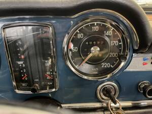 Imagen 10/17 de Mercedes-Benz 280 SL (1968)