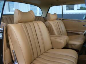 Image 13/21 of Mercedes-Benz 280 SE (1969)