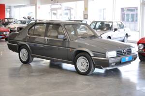 Bild 9/21 von Alfa Romeo 90 2.5 Quadrifoglio Oro (1985)