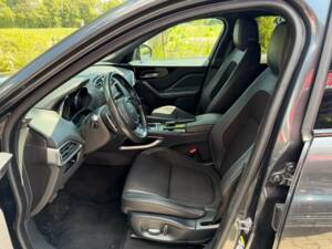 Bild 12/21 von Jaguar F-Pace 20d (2019)