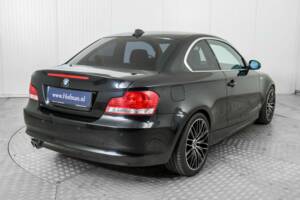 Image 26/50 of BMW 125i (2008)