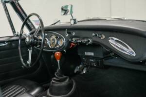 Image 22/43 of Austin-Healey 3000 Mk II (BJ7) (1963)