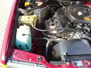Bild 12/14 von Mercedes-Benz 230 E (1987)