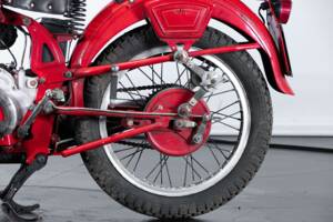 Image 17/50 de Moto Guzzi 250 SS (1950)