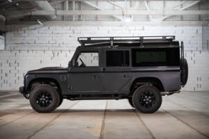 Image 5/35 of Land Rover Defender 110 (1992)