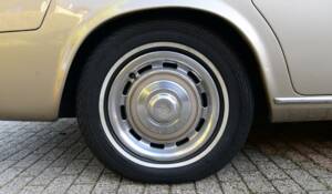 Image 44/50 of Rolls-Royce Silver Shadow II (1977)