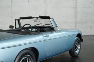 Image 23/50 of MG MGB (1976)
