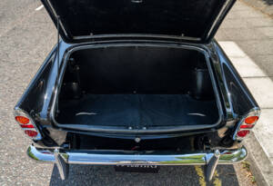 Image 25/28 of Daimler SP 250 (1961)