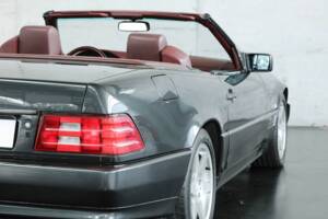 Image 31/37 of Mercedes-Benz SL 500 (1995)