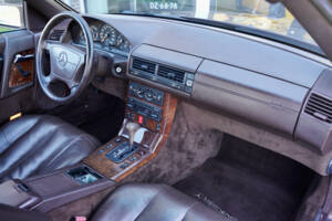 Immagine 48/50 di Mercedes-Benz 300 SL (1993)