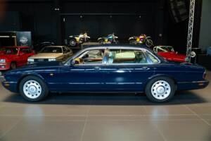 Bild 7/50 von Daimler Super V8 (1997)