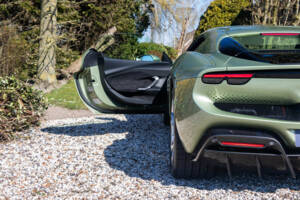 Image 9/15 de Ferrari 296 GTS (2025)