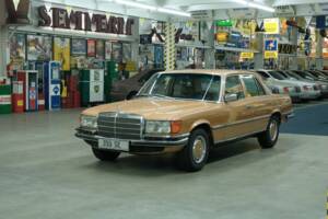 Image 2/50 de Mercedes-Benz 350 SE (1973)