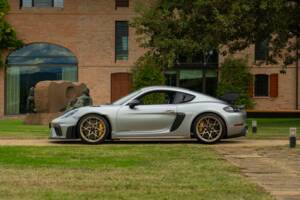 Image 7/100 of Porsche 718 Cayman GT4 RS Weissach (2024)