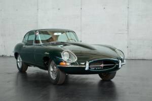 Image 21/50 de Jaguar E-Type (1970)