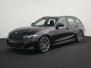Image 4/50 of BMW 330i xDrive Touring (2025)