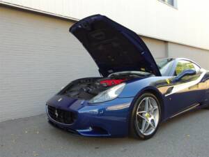 Bild 92/99 von Ferrari California (2009)