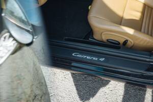 Image 11/50 of Porsche 911 Carrera 4 (2001)