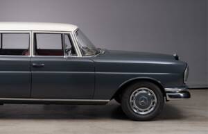 Bild 8/31 von Mercedes-Benz 230 S Universal (1967)