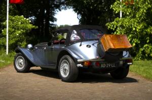 Image 2/31 of Panther Kallista (1989)