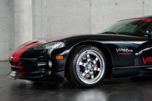Image 2/50 of Dodge Viper GTS (2005)