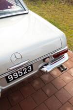 Image 2/20 de Mercedes-Benz 230 SL (1965)