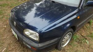 Image 43/50 of Volkswagen Golf III Cabrio 1.6 (1996)