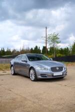 Bild 17/50 von Jaguar XJ 5.0 (2010)