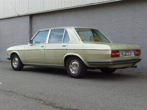 Image 4/95 de BMW 2500 (1977)
