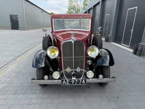 Image 3/8 of Renault Monaquatre (1934)