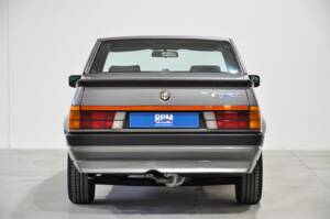 Bild 22/34 von Alfa Romeo 75 2.0 Twin Spark (1988)