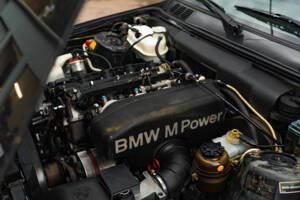 Image 18/57 of BMW M3 (1988)