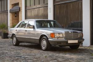 Obraz 23/50 pojazdu Mercedes-Benz 500 SEL (1984)