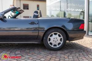 Image 11/18 of Mercedes-Benz 500 SL (1992)