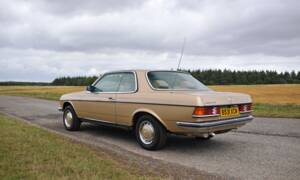 Image 3/33 of Mercedes-Benz 230 CE (1985)